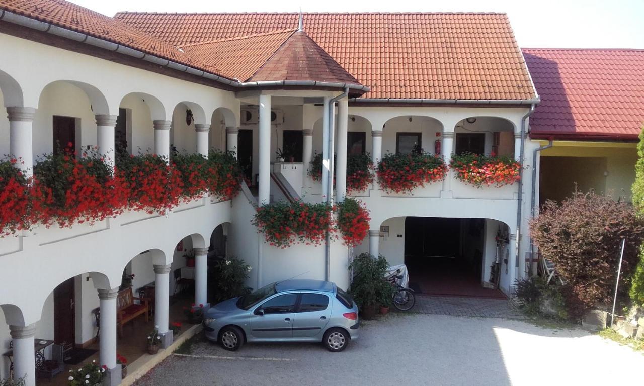 Bed and Breakfast Eden Panzio Эгер Экстерьер фото