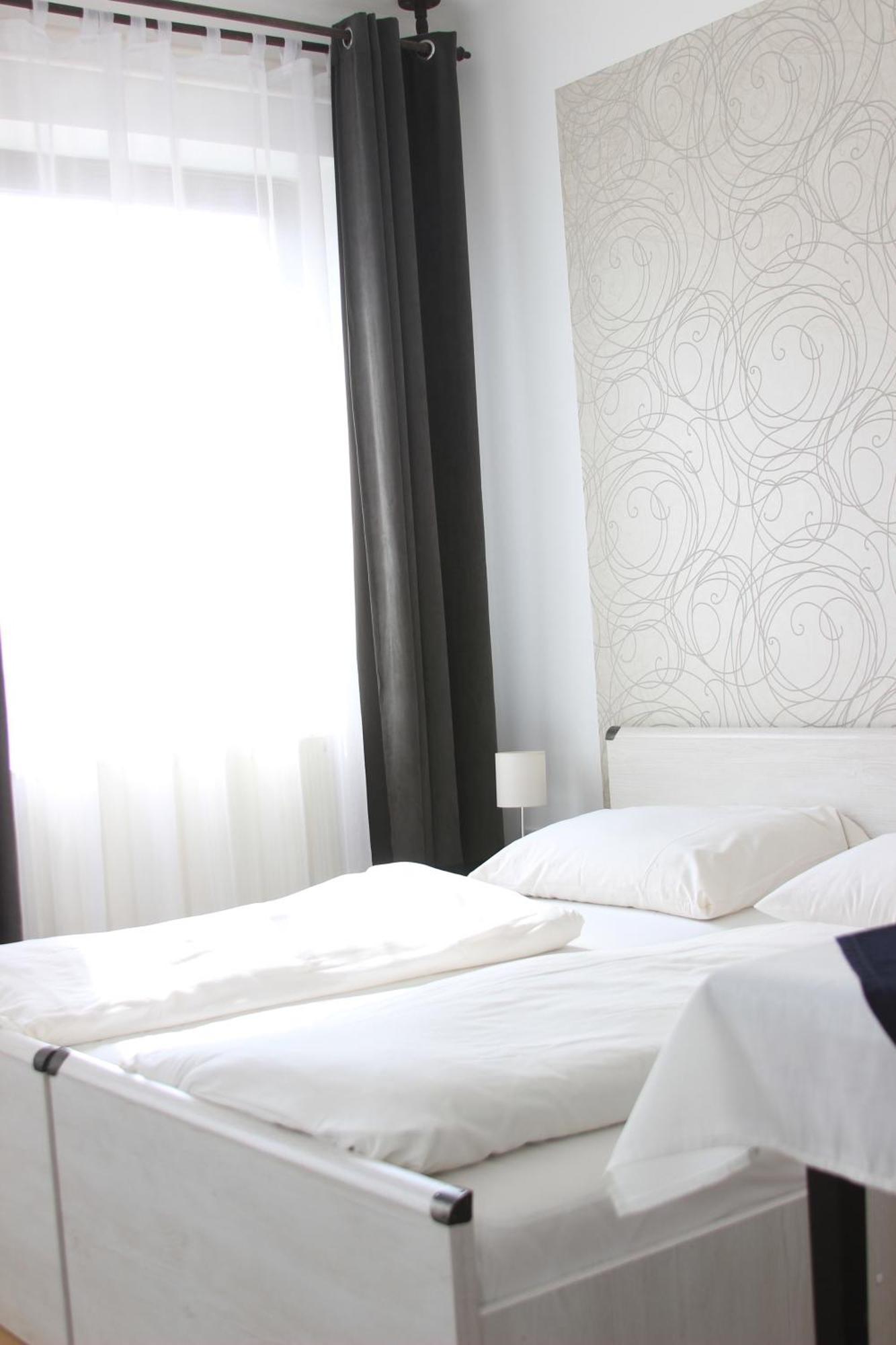 Bed and Breakfast Eden Panzio Эгер Экстерьер фото