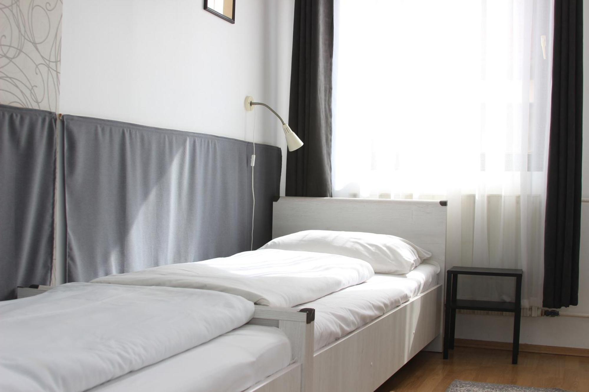 Bed and Breakfast Eden Panzio Эгер Экстерьер фото